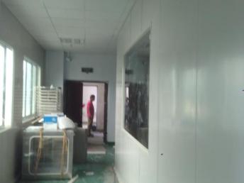 金山石化区食品厂正规隔断服务 彩钢岩棉板隔墙与净化车间施工解析